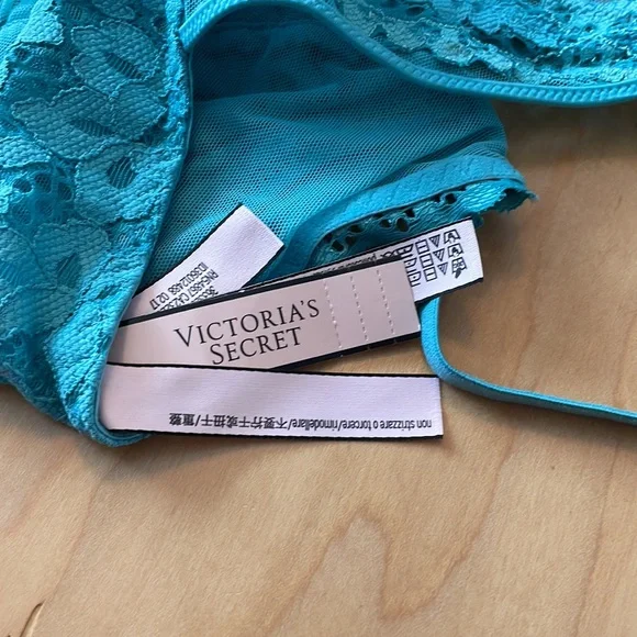 Victoria Secret Racerback Bra - Picture 4 of 4